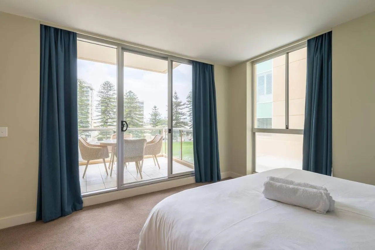 Beachside Luxury Apartments One & Two Bedroom In Beachfront Oaks Pier Building Glenelg 0*,  Australia